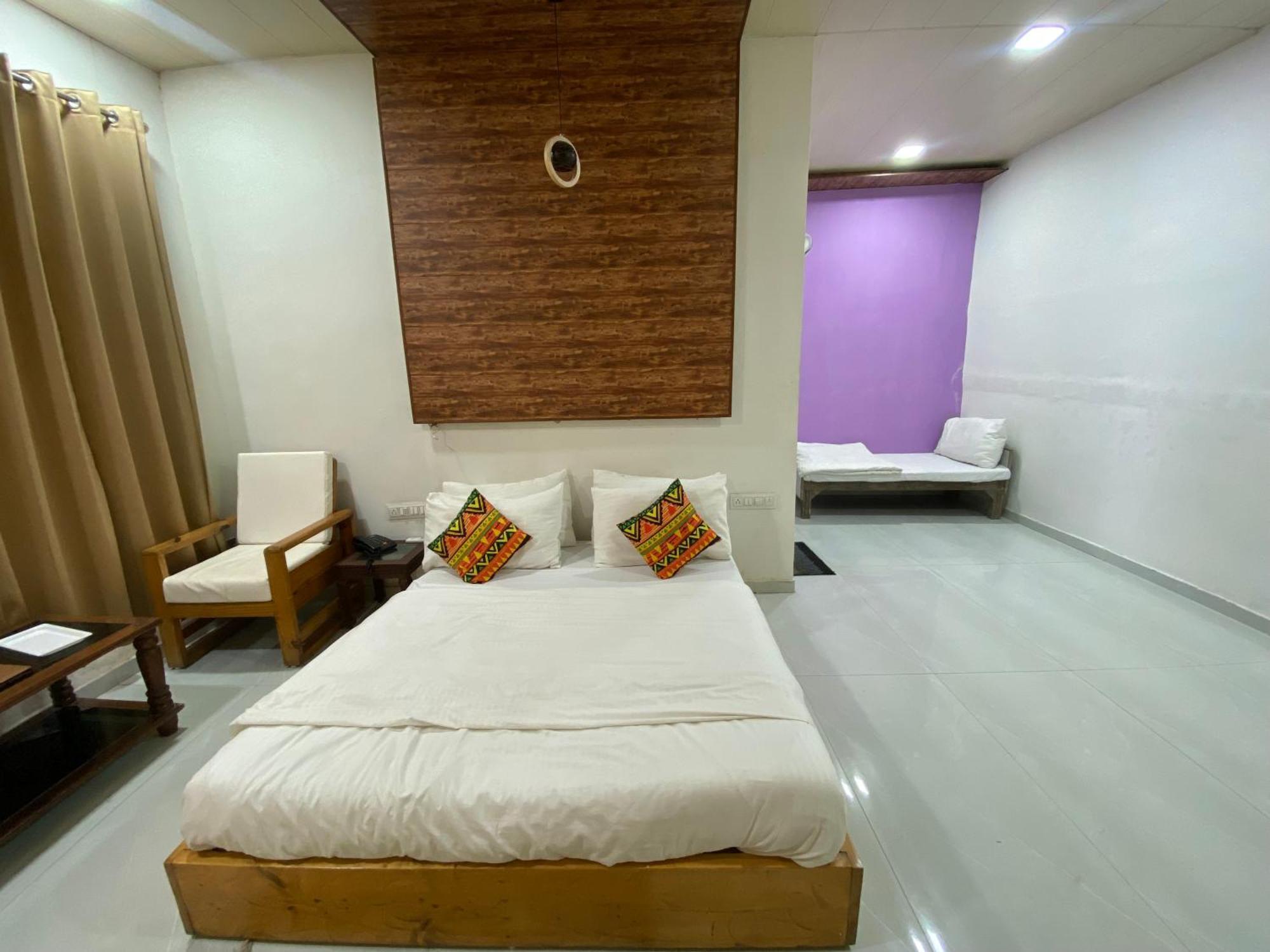 Rudraksha Inn Mount Abu Exterior foto